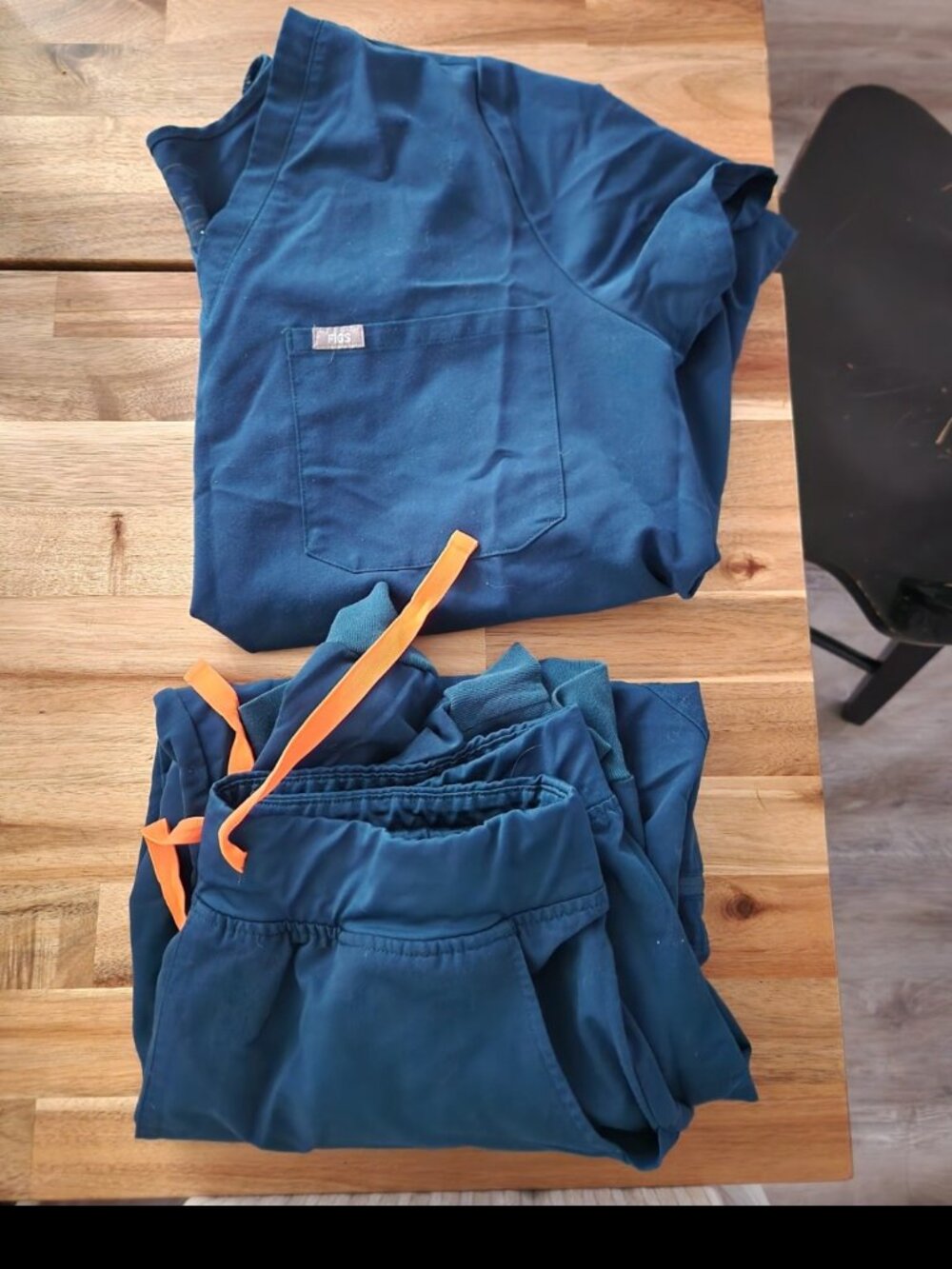 Figs blue and orange scrub set